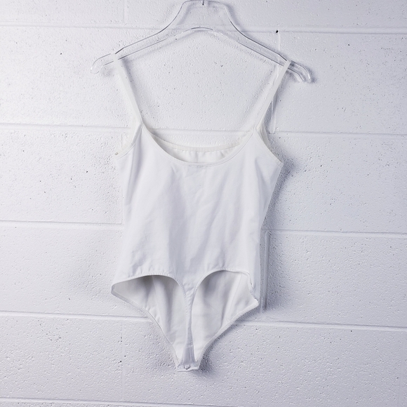 Free People Square Neckline Basique Bodysuit Thong Back White Size Medium - Picture 3 of 9